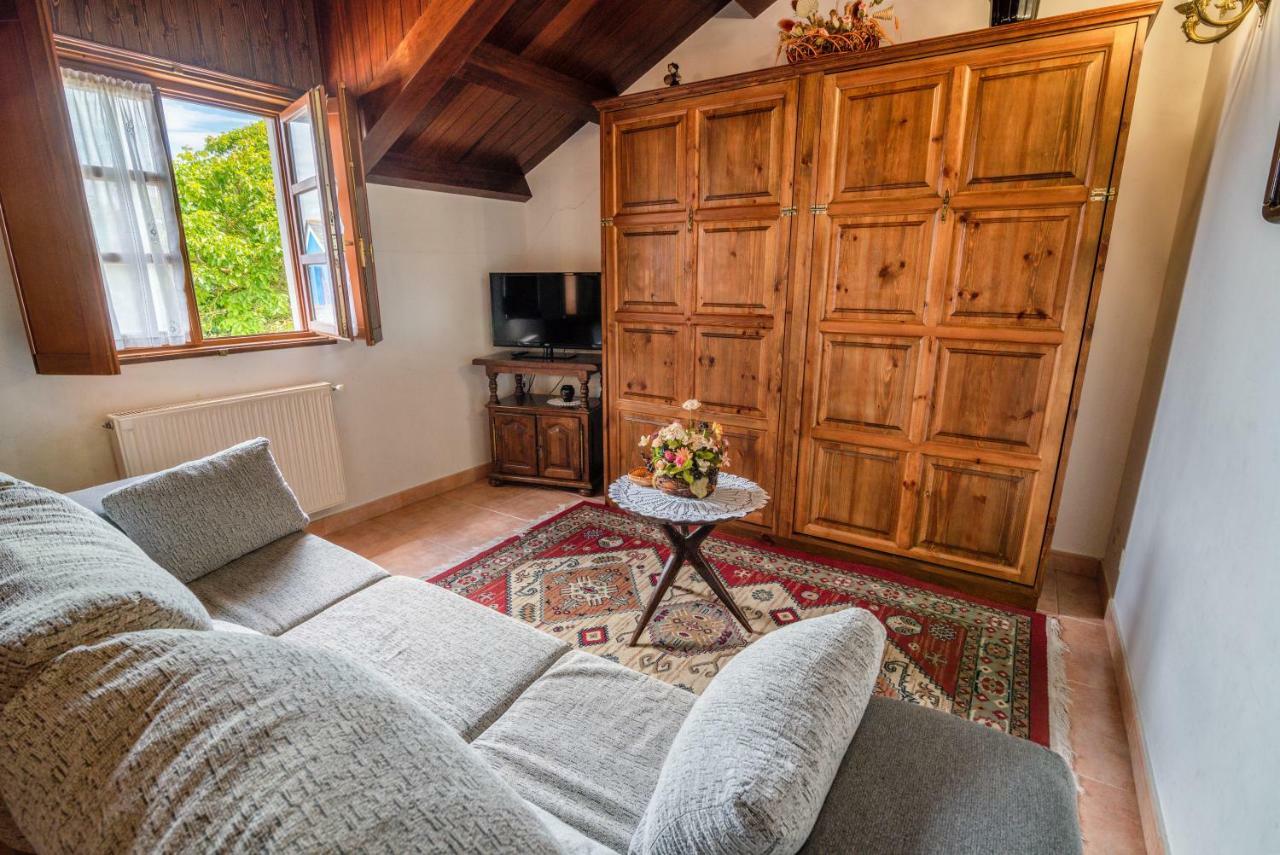 Apartamentos Rurales El Ferreiron Castropol Kültér fotó